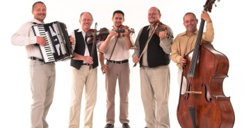 Családi farsangi mulatság a Budapest Jazz Clubban a Kolompos Együttessel kolompos