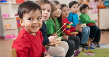 Milyen betegségeket kaphat el a gyerek az óvodában, iskolában? school-kids-isbi-image