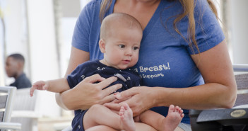 Hogyan tároljuk az anyatejet MCB Hawaii families participate in Big Latch On