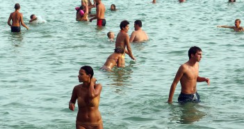 Fülproblémák megelőzése a strandon Bathing at the beach