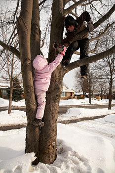 gyerekek fára másznak fejzúzódás kockázata