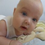 Rozsnyay Péter vagyok, 3 hónapos! Anya és Apa szemefénye.:) Imádok huncutkodni és jó nagyokat aludni.:) Nem sírok sokat, igazi jó baba vagyok.:)