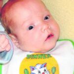 A berettyóújfalui hármas ikrek, Kiss Angelika Mónika, Kiss Árpád Levente és Kiss Barnabás Lajos Debrecenben születtek. Szüleik Kissné Lukács Mónika és Kiss Lajos.