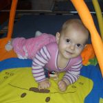 24 éves anyuka vagyok elég korán lettem anya már van 3 gyermekem: egy 6 éves kisfiú Dániel, egy 4 éves kislányom Vivien, és egy 7 hónapos kistündérem Jázmin.