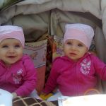 2011. szeptember 21.-én születtek Gabriella 2340g és 46cm-rel, Klaudia 2560g és 48cm-rel. Természetesen fogantak. Elsõ kisbabáink.