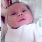 Édesanyja Siposné Sira Andrea, édesapja Sipos Csaba.