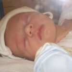 Balog Bálint vagyok, 2012.12.06-án születtem. Nagyon szeretek enni, és apa éneklését hallgatni.