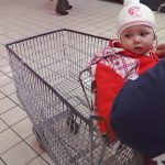 2012. szeptember 4-én születtem, Budapesten. Nagyon szeretek sétálgatni. Vidám vagyok, sokat kacagok és sokat gõgicsélek.