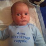 Édesanyja Ujj Boglárka, édesapja Horváth János.