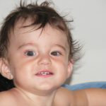 2011.09.28-án születtem Debrecenben. A család 3. babájaként. Van egy bátyám és egy nõvérem, és januárban születik meg a hugicám. Szüleim szerint nagyon erõs,ügyes, bátor harcos vagyok, épp ezért szeretném megnyerni az elsõ "versenyemet" amin indulok. Amúgy 10,16kg vagyok és 86 cm.  A hajam barna, szem vihar szürke. Már most minden csajt leveszek a lábáról.