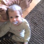 Máté 2,5 éves, igazán életvidám, szeretni való kisfiú! Imád enni, bár ez nem látszik meg rajta, mert nagyon mozgékony! Mióta a kistestvére megszületett, kicsit féltékenyebb, akaratosabb, de ez így van rendjén. Imádom õt!