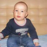 Édesanyja Bõrné Hartman Éva, édesapja Bõr István, Balmazújváros.