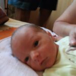 2012. július 6.-án születtem, az anyukámnak én voltam a szülinapi ajándéka. :) Ennél nagyobb ajándékot soha nem kaphatott volna! Azóta csak alszom, eszem, nevetgélek! :)