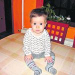 Édesanyja Szabóné Hadházi Julianna, édesapja: Szabó Sándor.