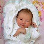 Lilla február 14.-én született, Valentin napi baba. Igazi kisangyal, szeret sokat aludni.
