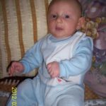 Édesanyja Csáscsu Mecsei Tímea, édesapja Csáscsu Attila Gyula.